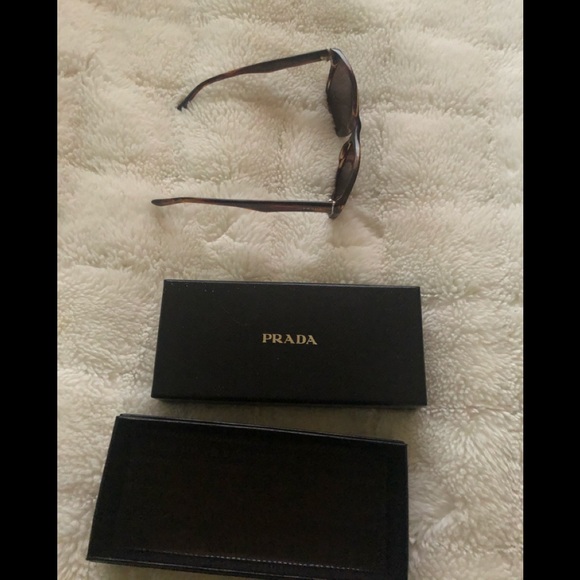 Prada sunglasses - Picture 2 of 8